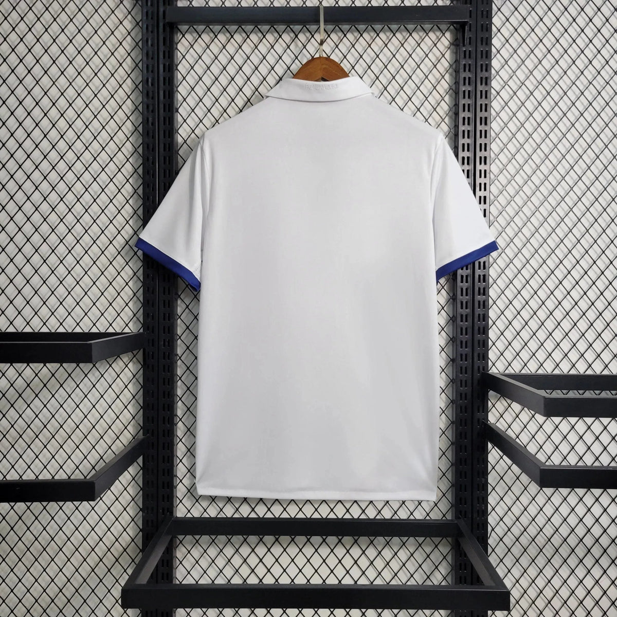 Real Madrid - Retro 16/17 Jersey