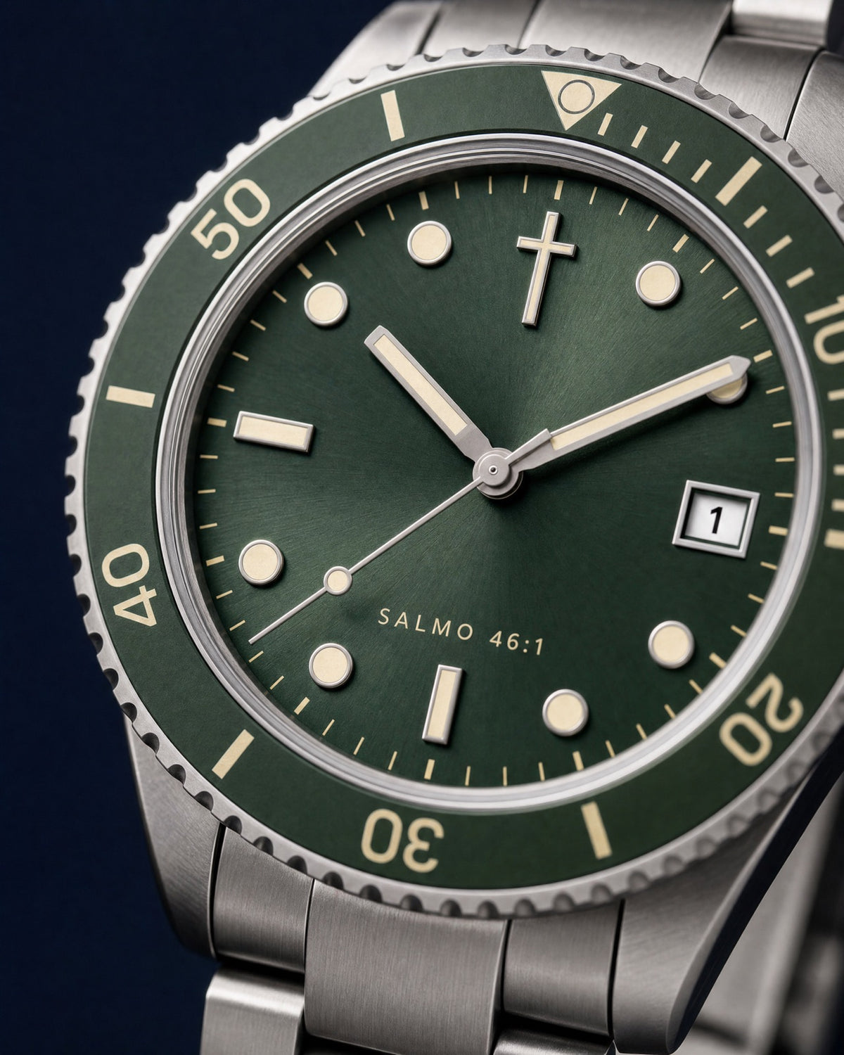 Refugio dial close-up with Salmo 46:1
