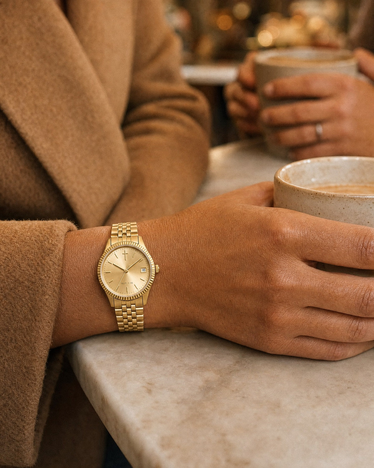 Tu Dios, Mi Dios watch on the wrist