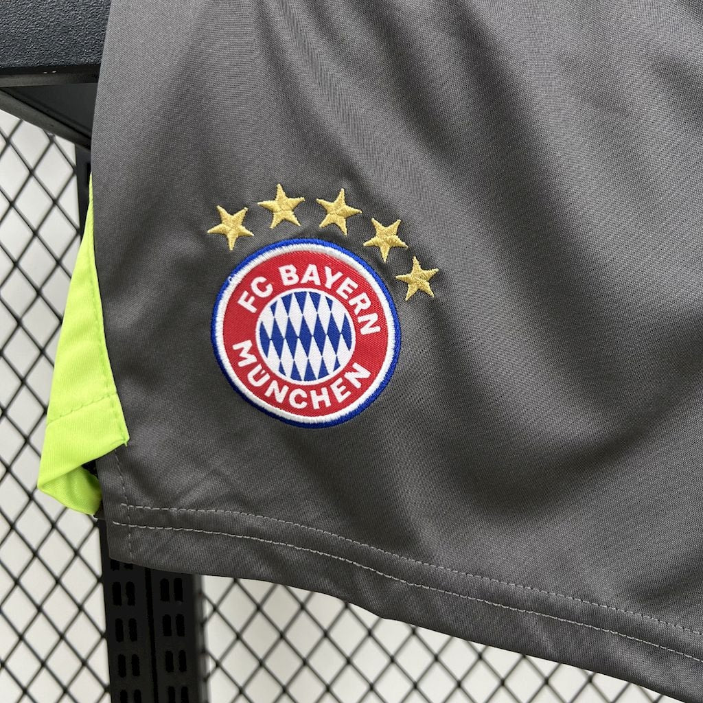 Bayern Munich - Goalkeeper 2 25/26 Kids Jersey Kit