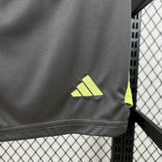 Bayern Munich - Goalkeeper 2 25/26 Kids Jersey Kit