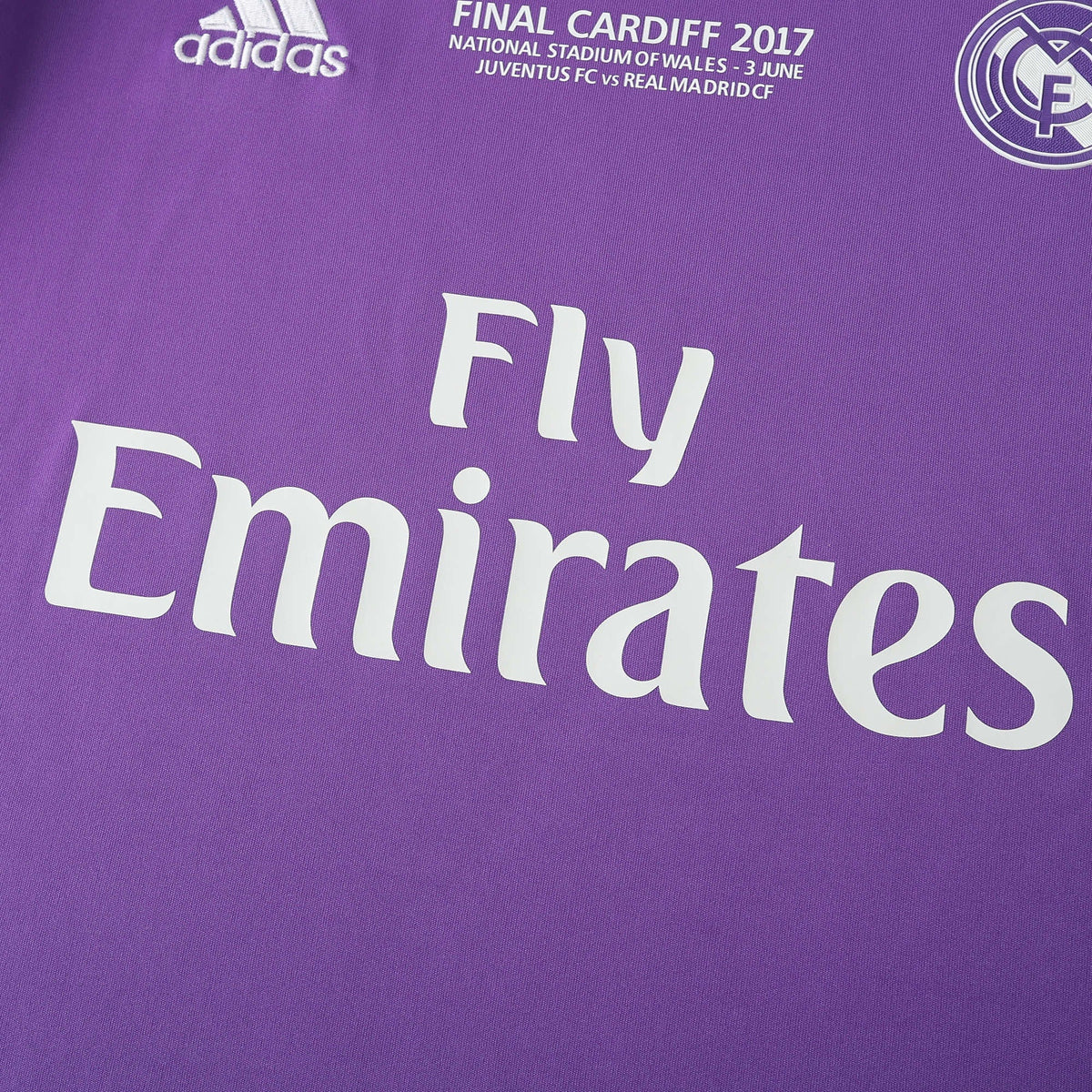 Real Madrid - Retro Away 17/18 Jersey