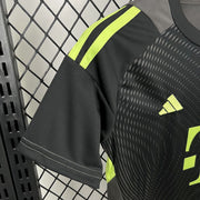Bayern Munich - Goalkeeper 2 25/26 Kids Jersey Kit