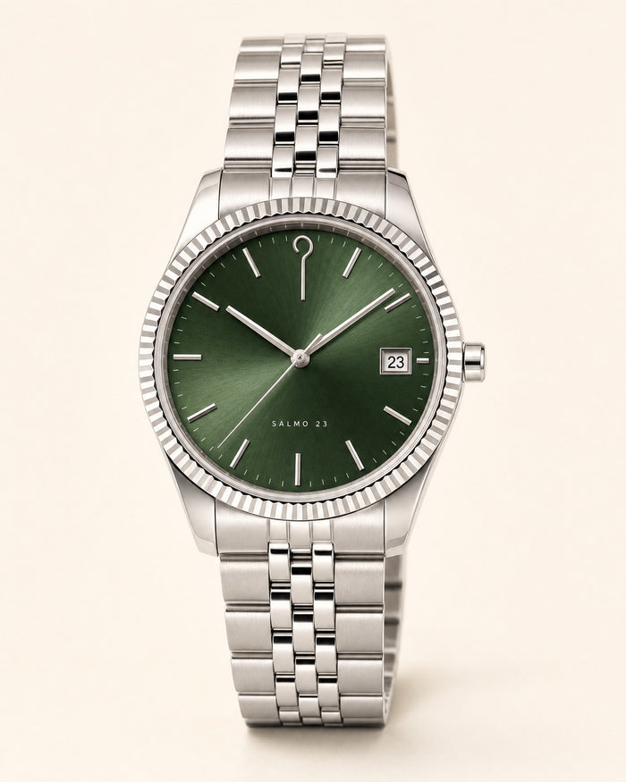Reloj El Buen Pastor, carátula verde pasto profundo con efecto rayos de sol