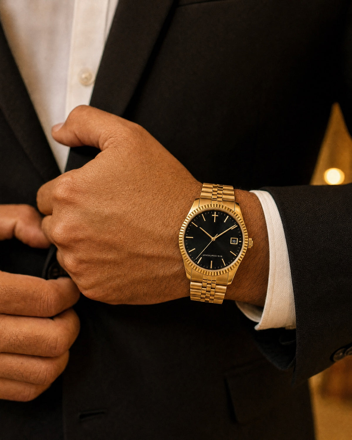 Rey de Reyes watch on the wrist